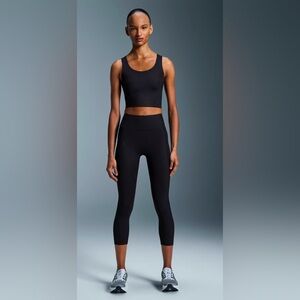 On cloud studio tight 7/8